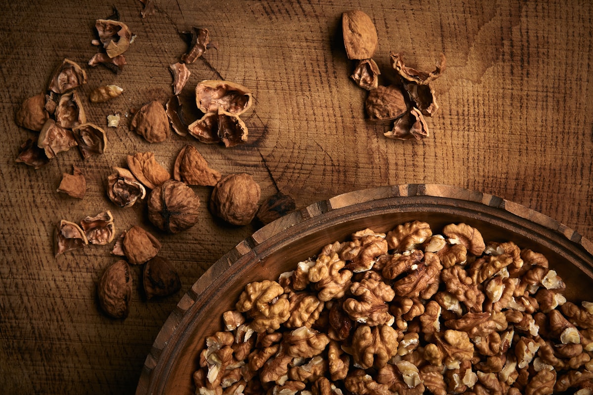 Mixed nuts and almonds